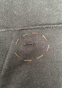 パーカー穴あき