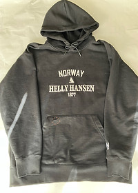 パーカー穴あき