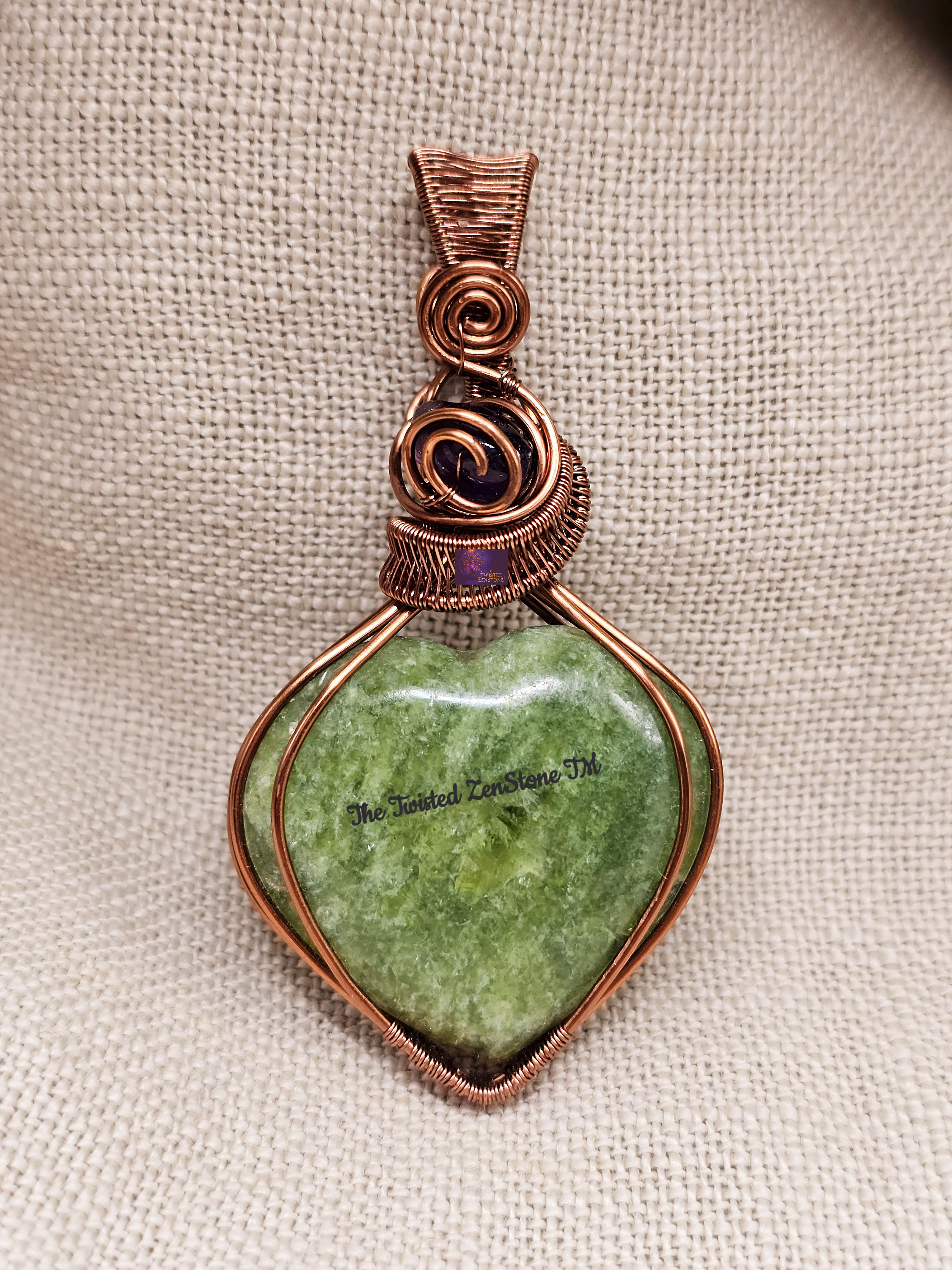 Tremolite Reversible Heart