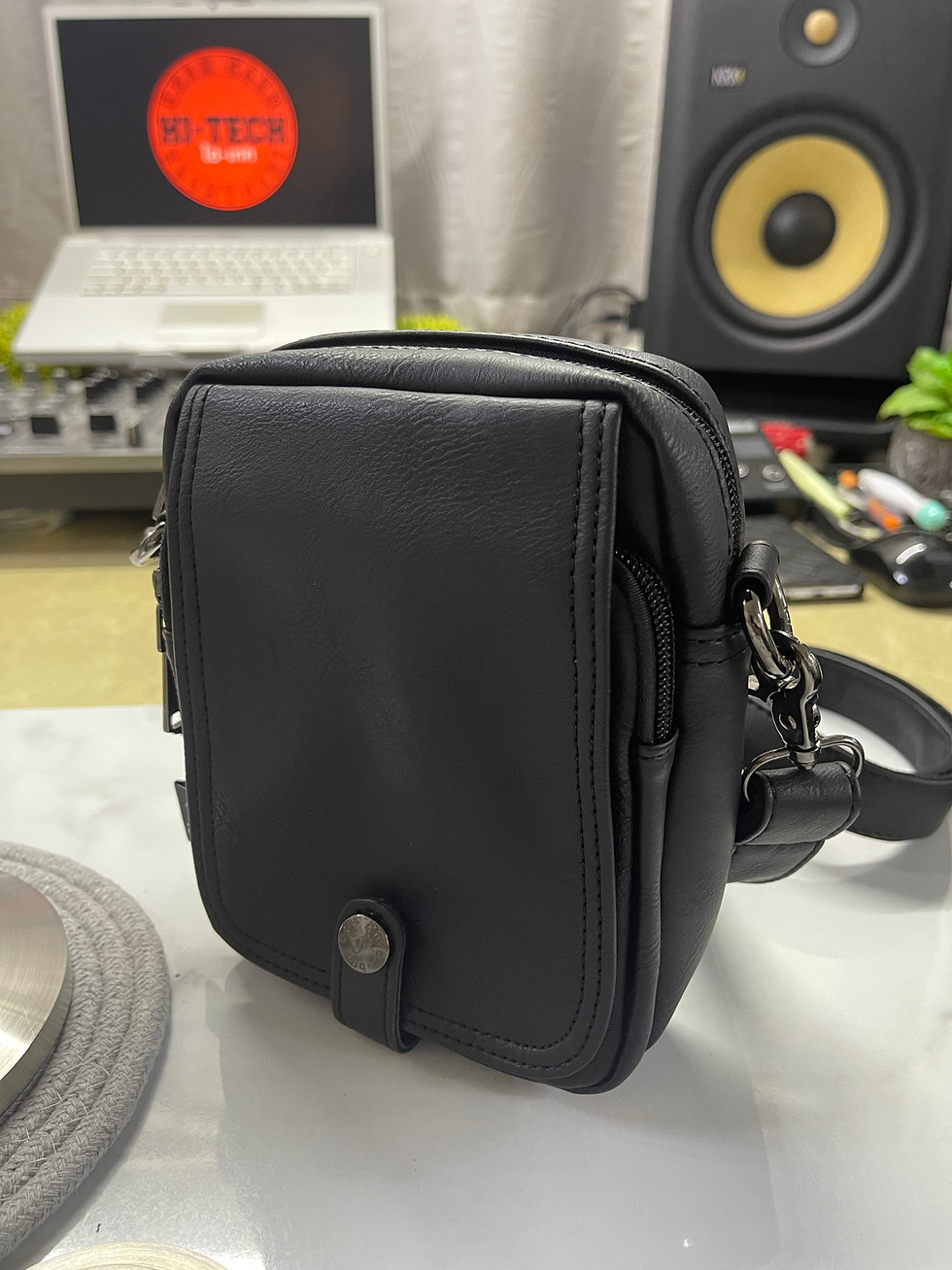 Thumbnail: (C) Classic Leather Bag