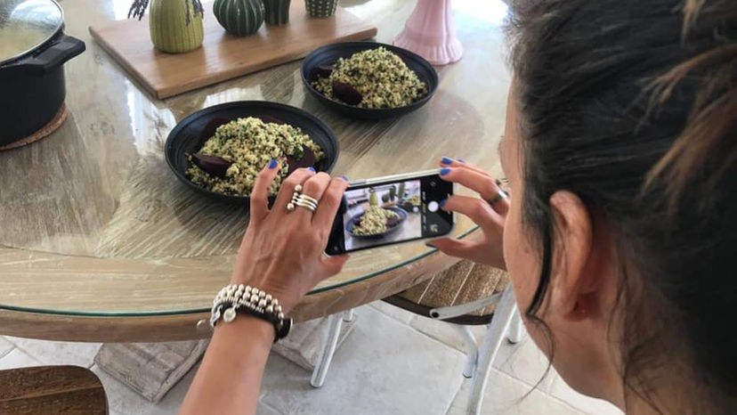 לימור בן יאיר טאבולה בורגול עם עשבי תבלין סדנה ים תיכונית טבעונית סדנאות בישול טבעוני בריא