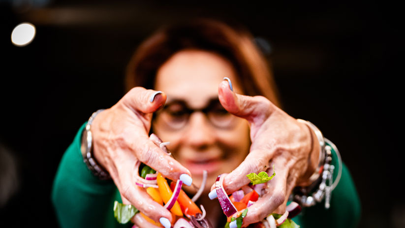 סלט קפרזה  סדנאות בישול בתל אביב קסם המגף סדנה איטלקית טבעונית.jpg