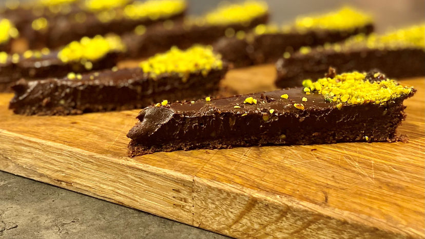 טארט שוקולד ופיסטוק טבעוני סדנאות בישול בתל אביב מי הזיז את הגבינה שלי סדנת גבינות טבעוניו