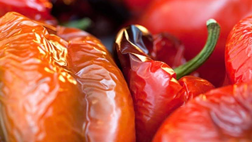 ממרח פלפלים קלויים על האש טבעונית סדנאות בישול בתל אביב מי הזיז את הגבינה שלי סדנת גבינות