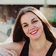 Roxana Condor, RSW, focused on individual and couples therapy