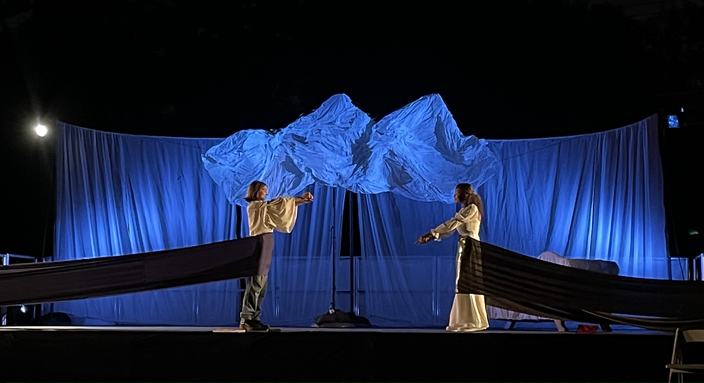 Slightly Less Gorgeous Show Look at these gorgeous show photos!