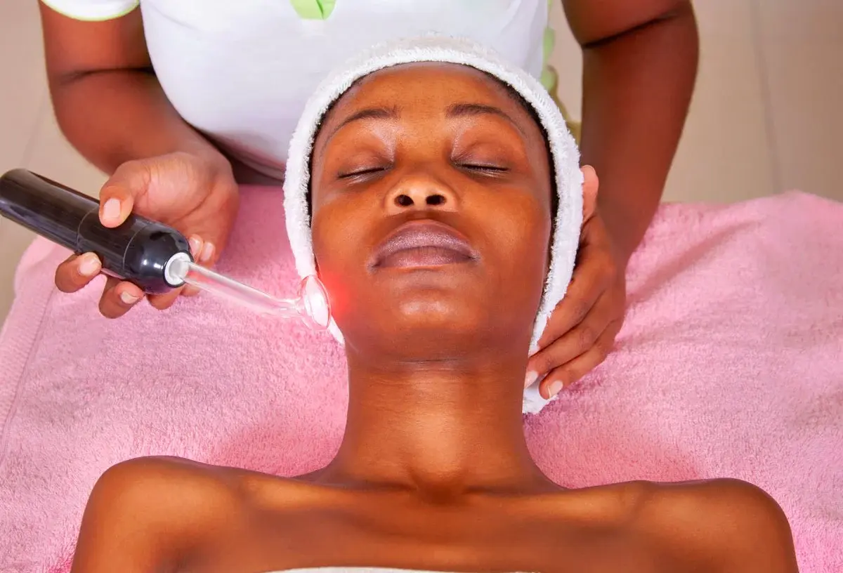 SOIN DE VISAGE ECLAIRCISSANT