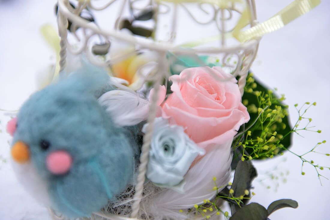 幸せの青い鳥 かわいいマスコットのプリザーブドフラワーアレンジ フラワーアレンジ Mamas Angelsflower 幸せの青い鳥 かわいいマスコットのプリザーブドフラワーアレンジ フラワーアレンジ Mamas Angelsflower
