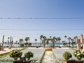 Luxury wedding in Huntington Beach organized by the best LA wedding planner.