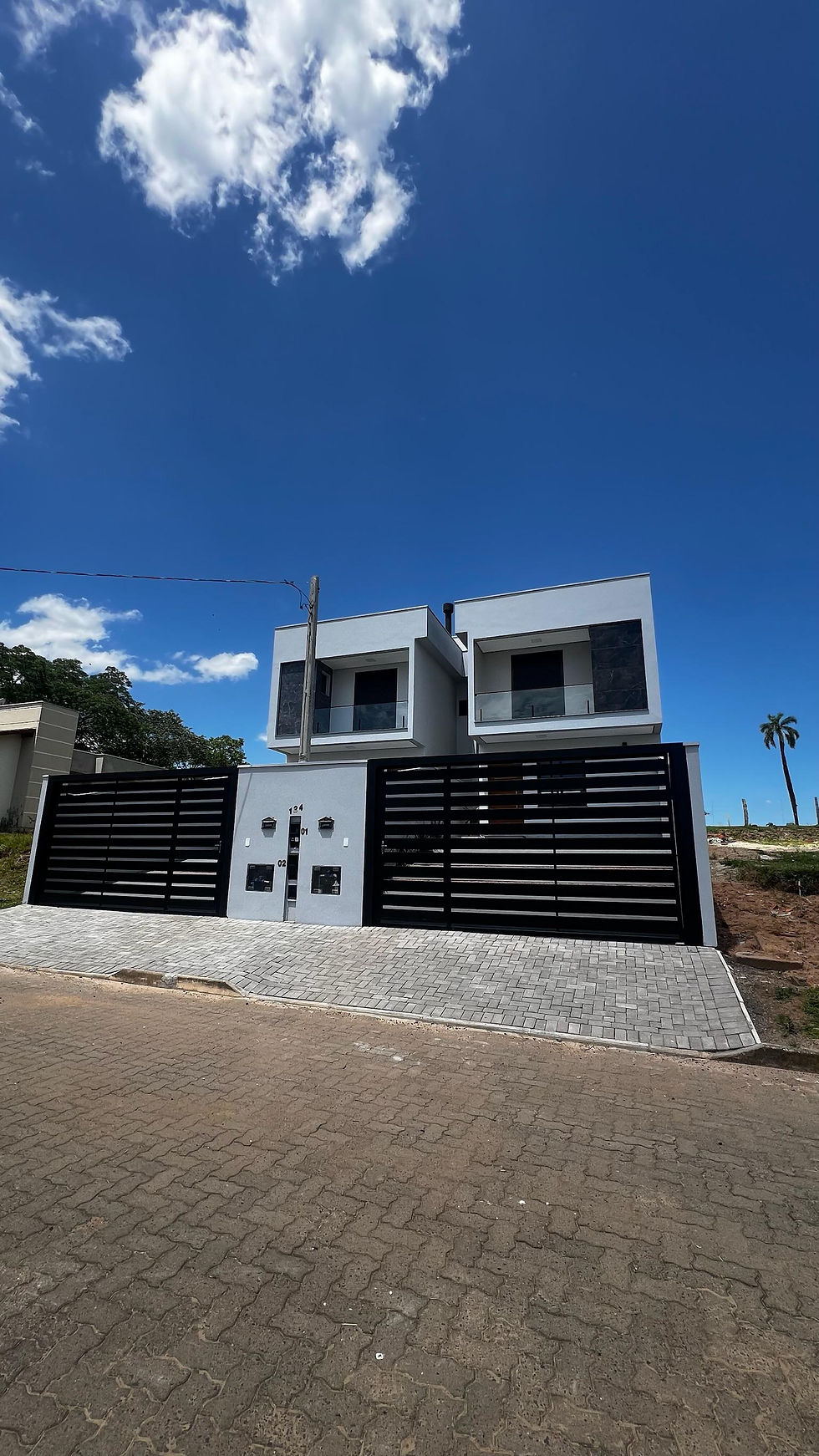 Sobrados com três dormitórios