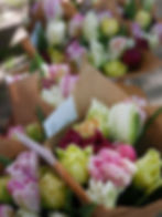 Tulipány z farmy jsou živé, čerstvé a vydrží dlouho ve váze.