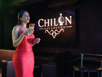 Chillón Bar & Lounge un centro de diversión y escenario para los artistas en la Ciudad Corazón