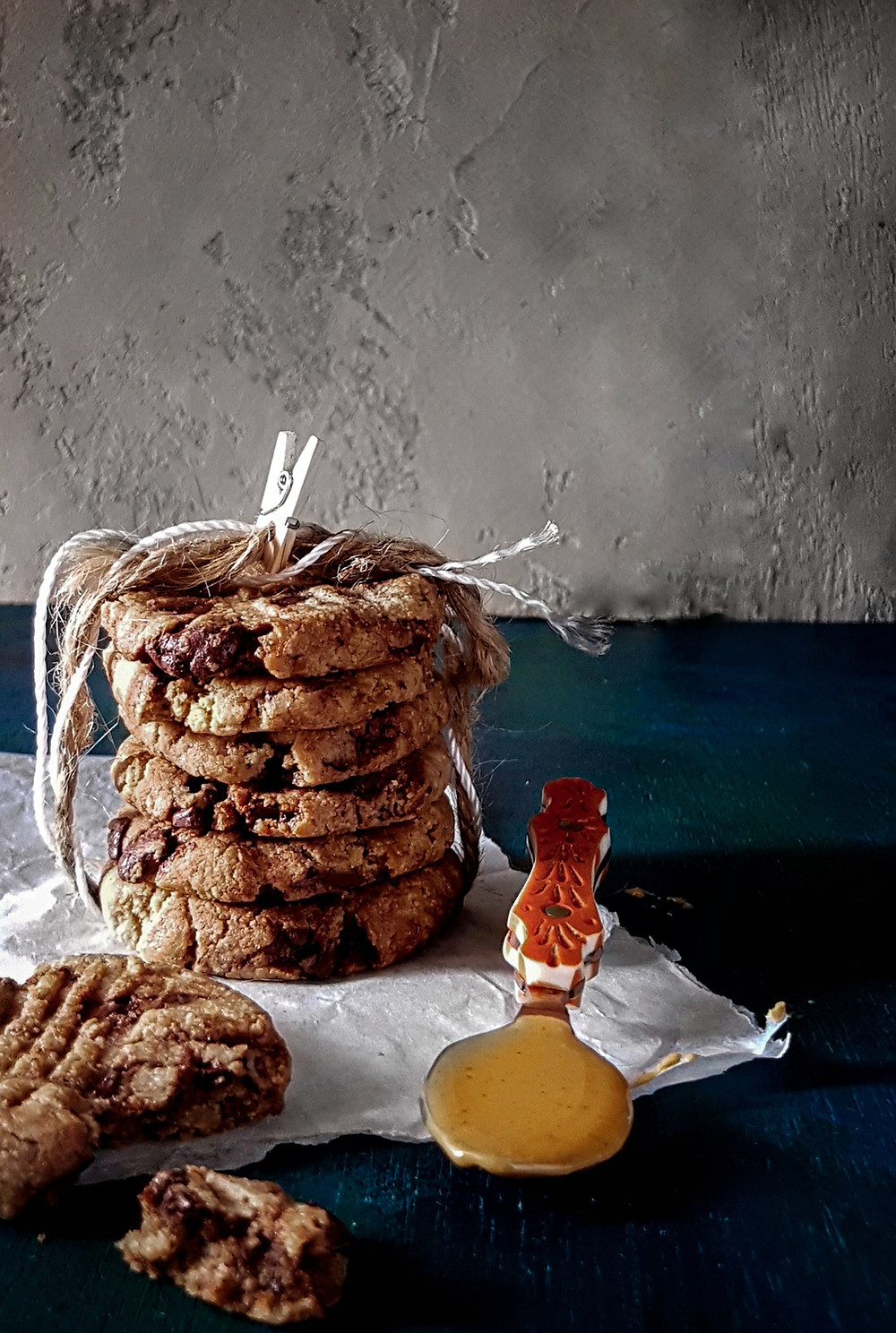 Gluten Free Vegan Peanut Butter and Chocolate Chip Cookies