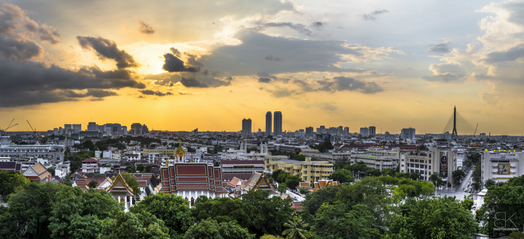 2. Wat Saket: After an incredible day touring around Bangkok, we finished our day by watching the sunset at Wat Saket.