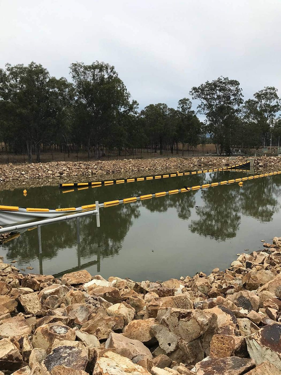 Chatoyer-floating-baffle-installed-lagoon-not-full.jpg