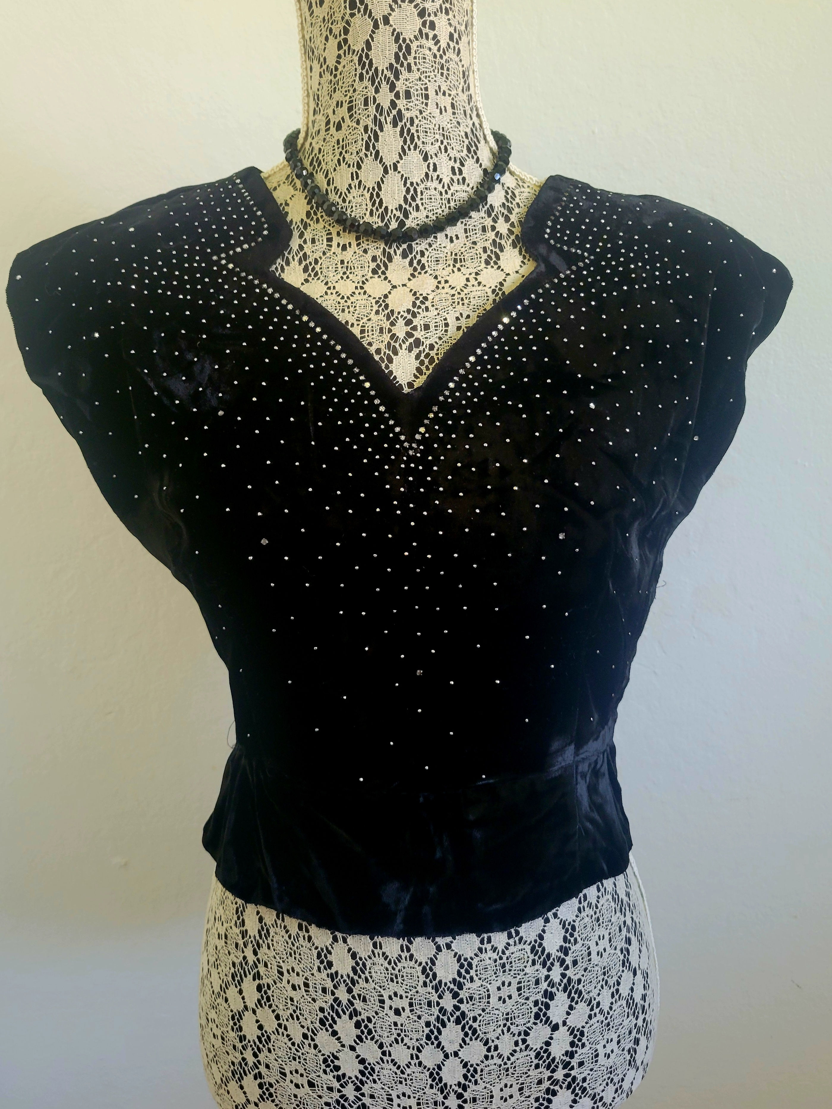 Vintage 50s Petty Hite Fashions Jewelled Glam Black Veltvet Cap sleeve Blouse
