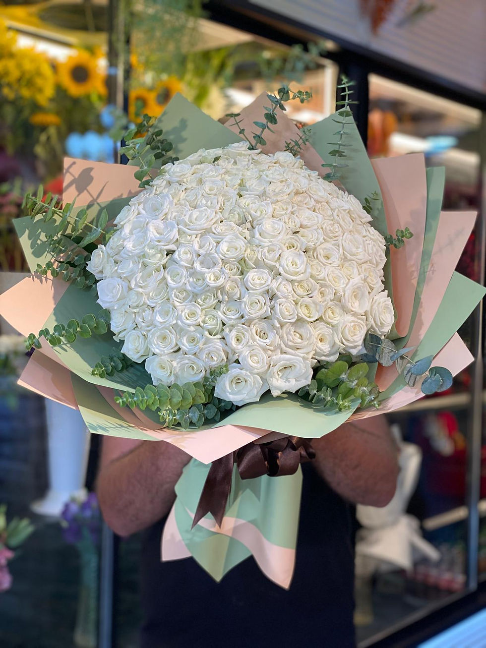 Küçük resim: 101’Lİ BEYAZ GÜL  BUKETİ