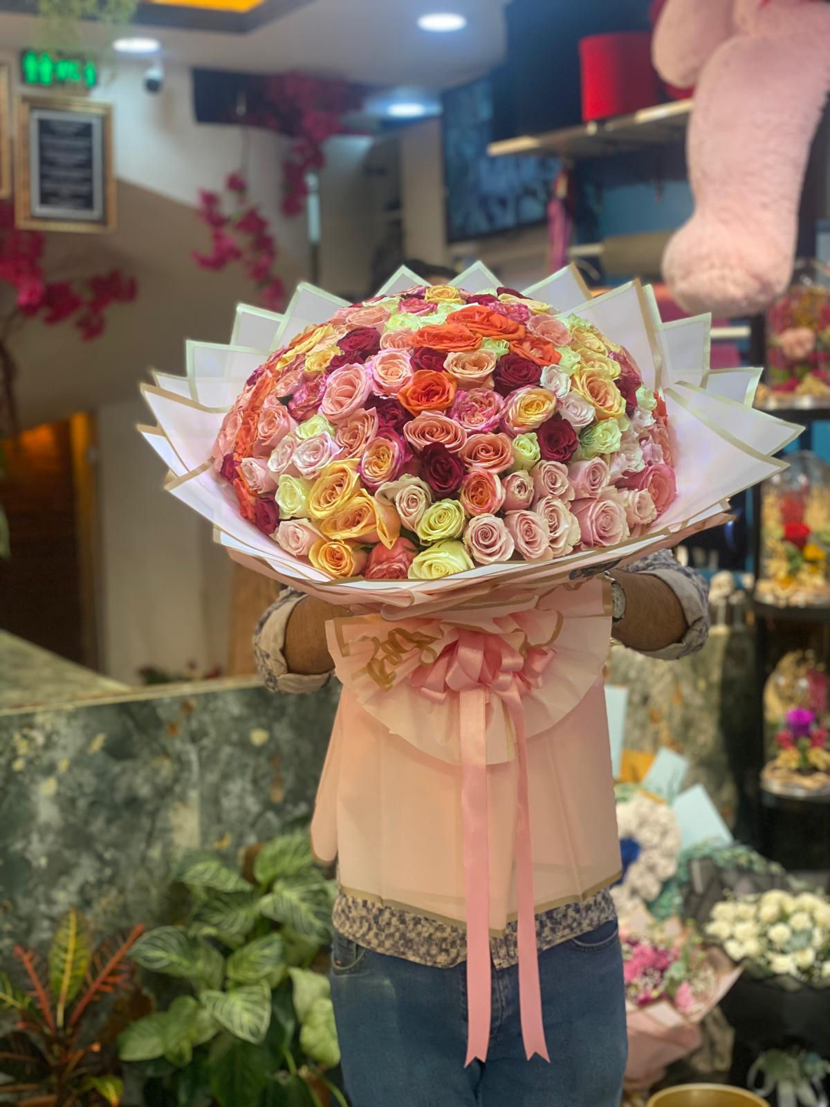 151’Lİ KARIŞIK İTHAL GÜL BUKETİ