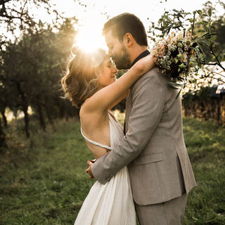 Hochzeitsvideografin und Hochzeitsfotografin Aschaffenburg, Miltenberg, Hanau, Darmstadt: Brautpaar-Shooting für unvergessliche Erinnerungen an eure Hochzeit. Als Hochzeitsfotografin und Hochzeitsvideografin schaffe ich mit Bildern oder Filmen von eurer Hochzeit Erinnerungen für die ewigkeit. Frankfurt, Rhein-Main und weltweit.