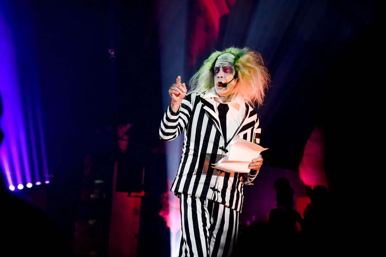 Performance Beetlejuice thème Tim Burton déambulation immersive animation événement corporatif Montréal
