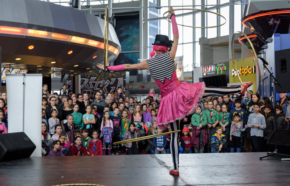 Jongleurs de cirque et acrobates pour enfants et familles au Québec