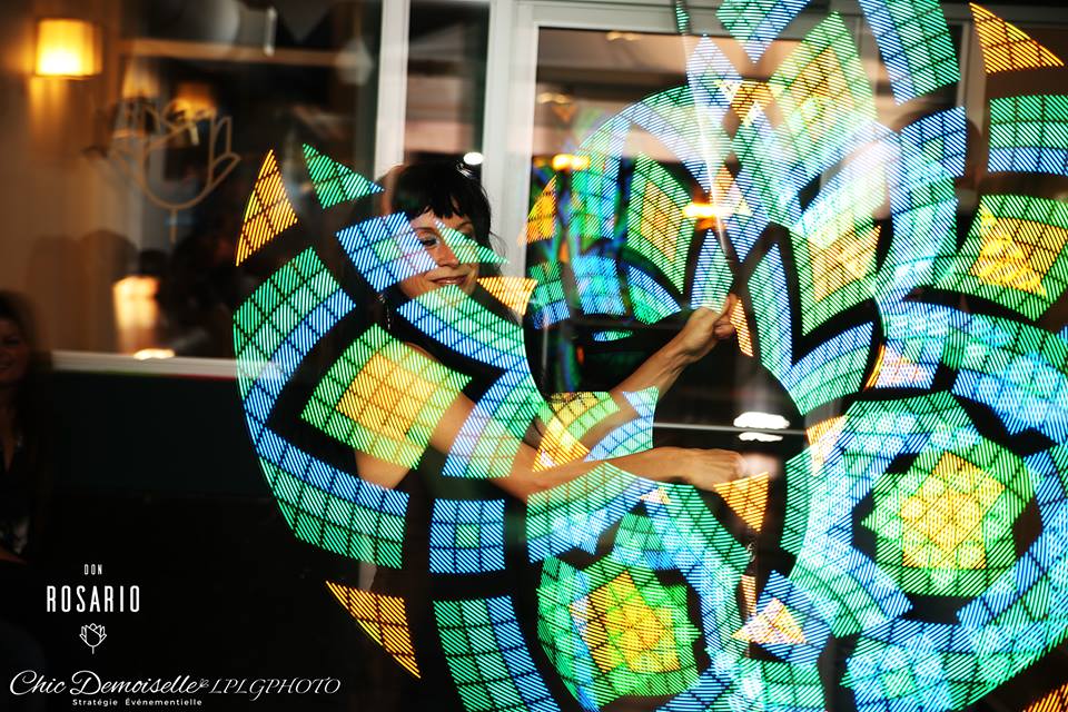 Spectacle lumineux Pixel Poi et bâtons LED - Show lumineux personnalisé