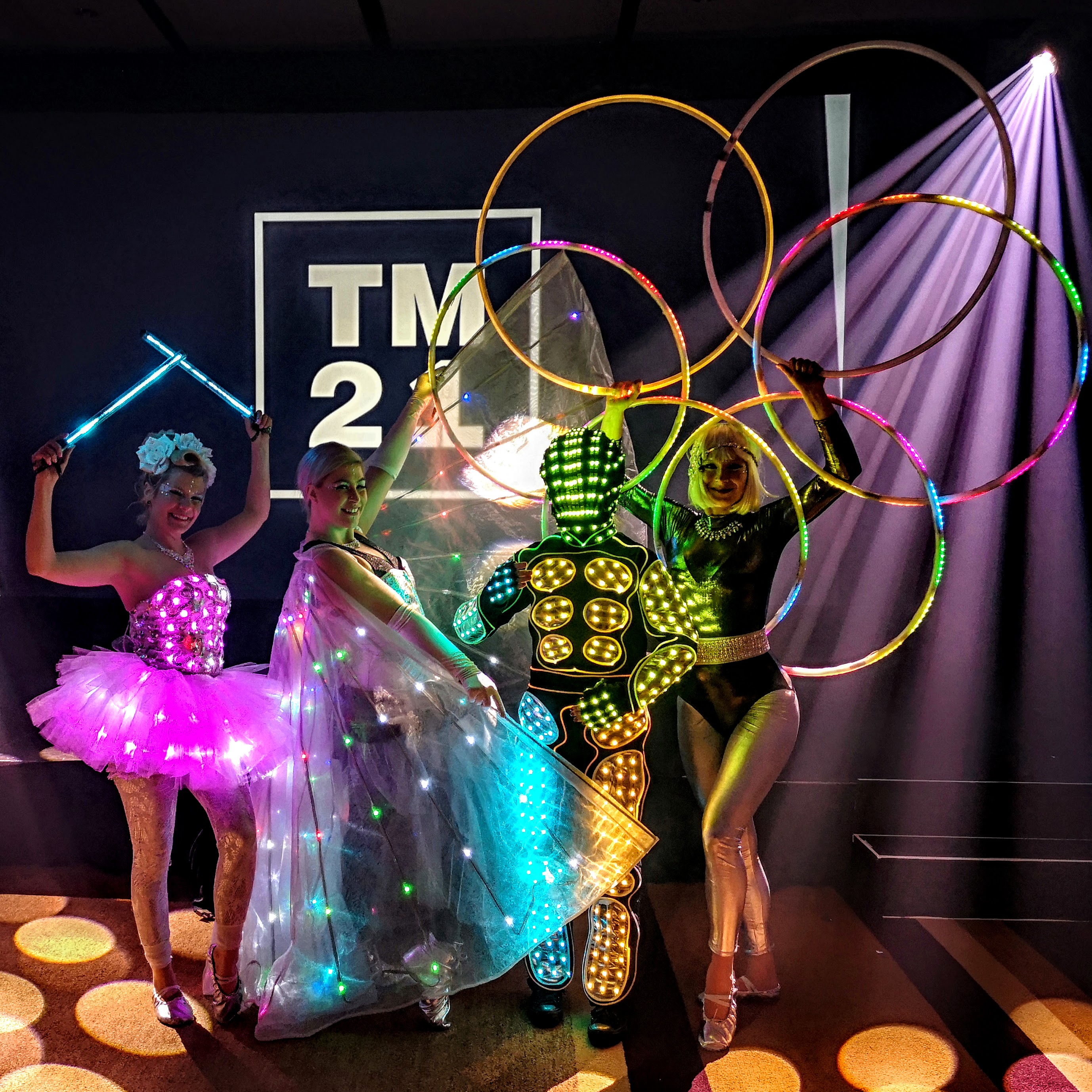 Artiste et divertissement Lumineux Robots