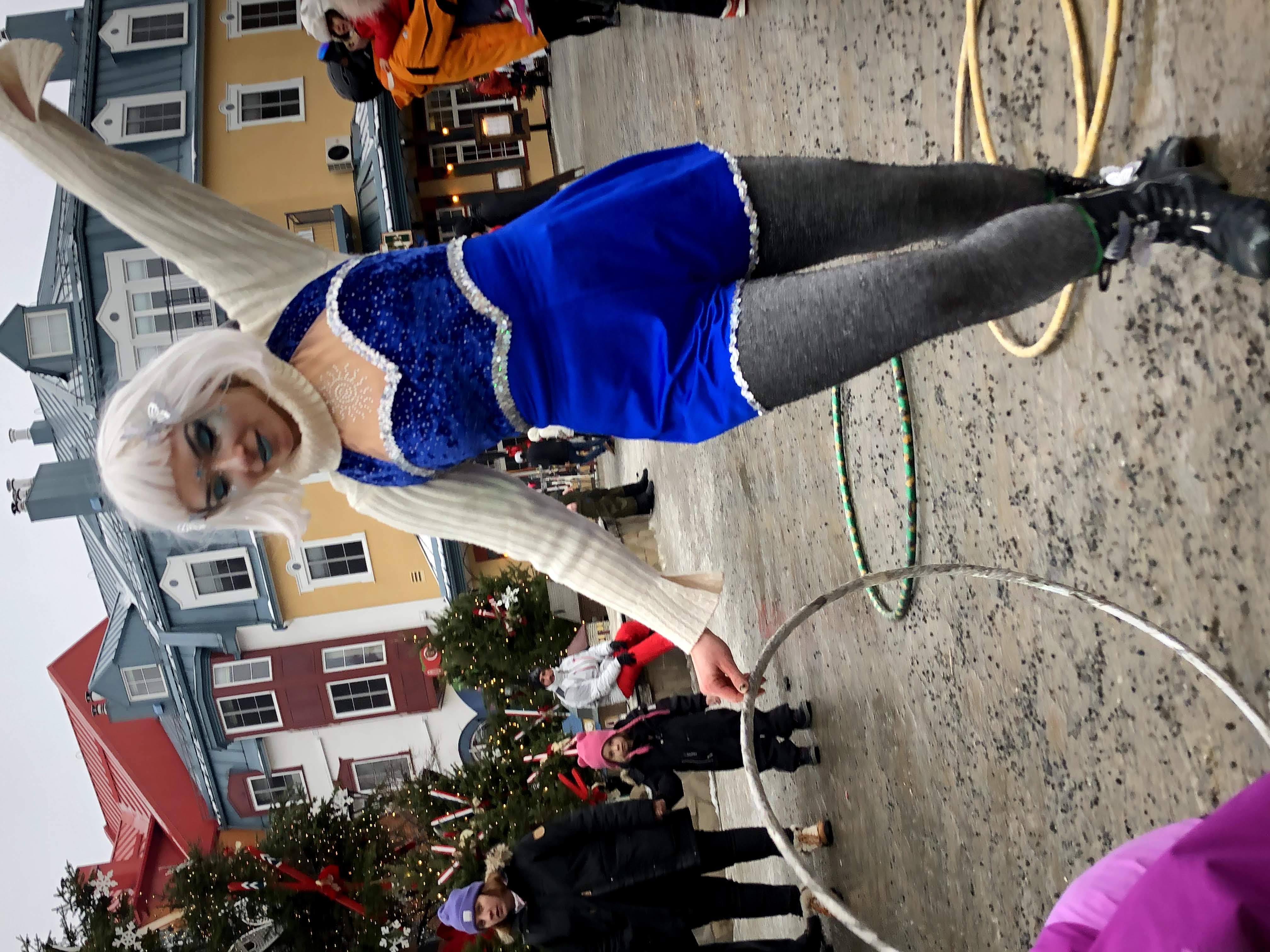 Hula hoops et artiste de cirque