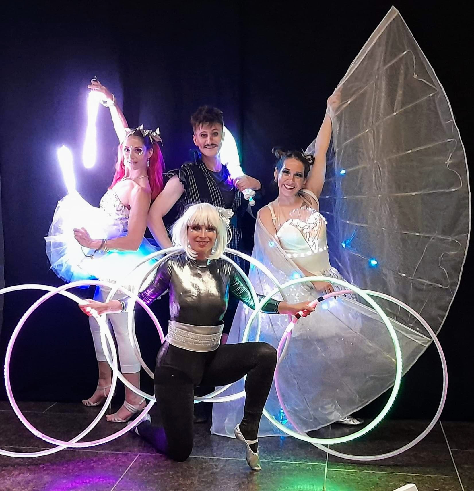 Artistes de cirque, échassiers et amuseurs publics pour événements corporatifs et municipaux au Québec