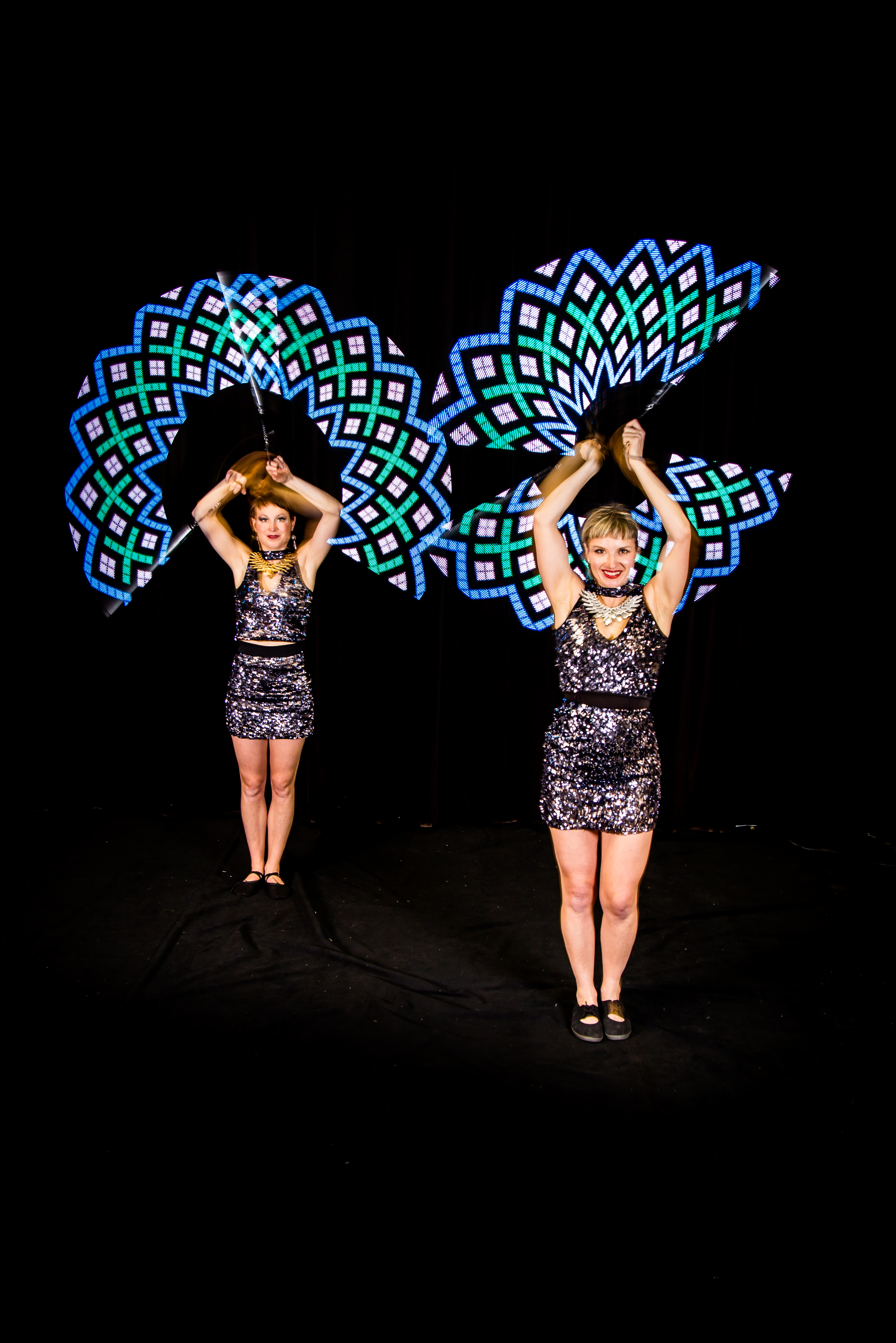animation LED et jongleur pixel poi led lumineux Montreal