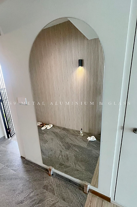 Frameless clear mirror 
