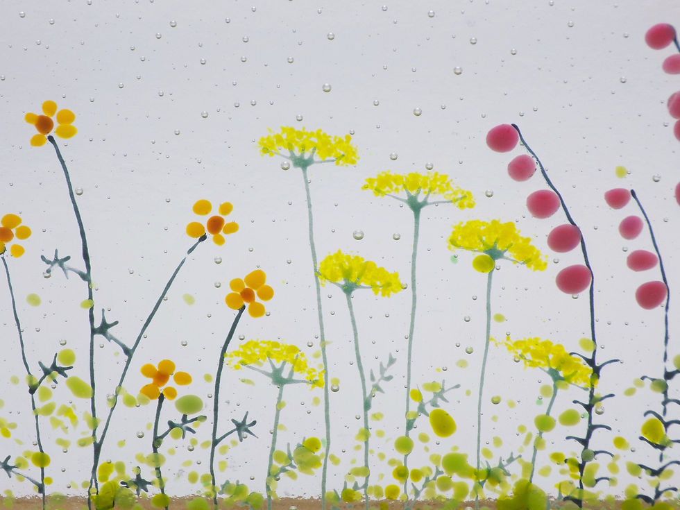 Thumbnail: Small Cottage garden with oak stand