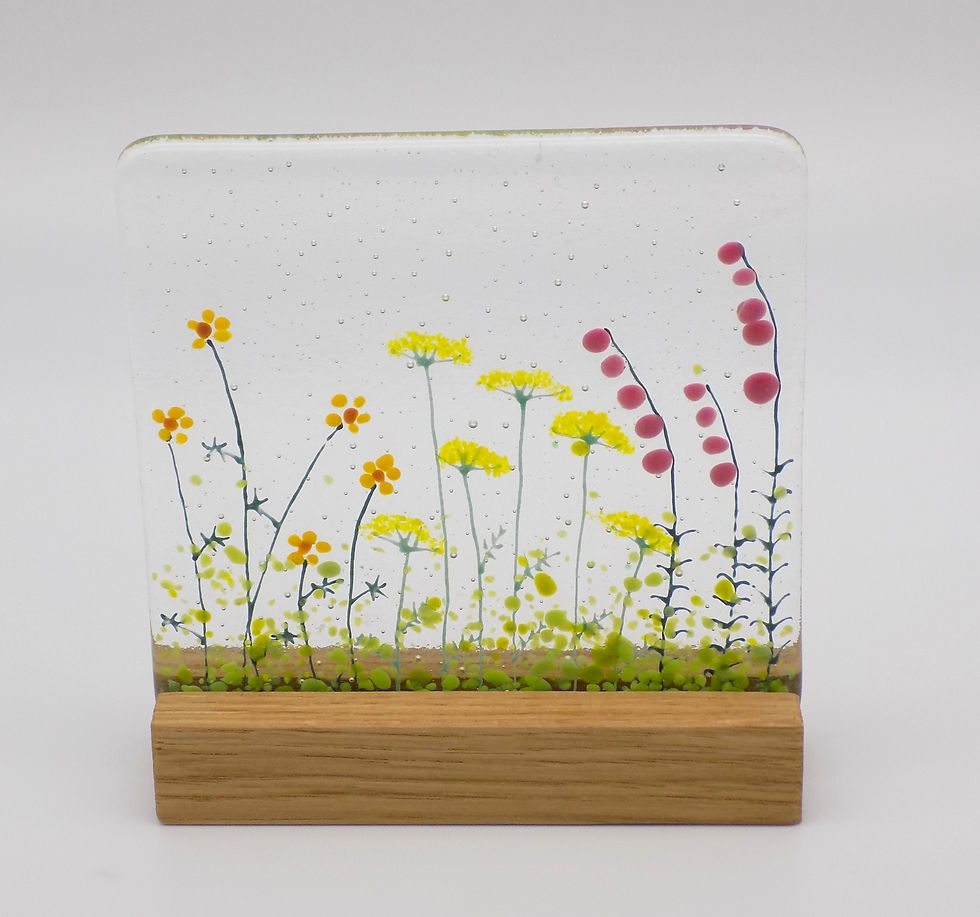 Thumbnail: Small Cottage garden with oak stand