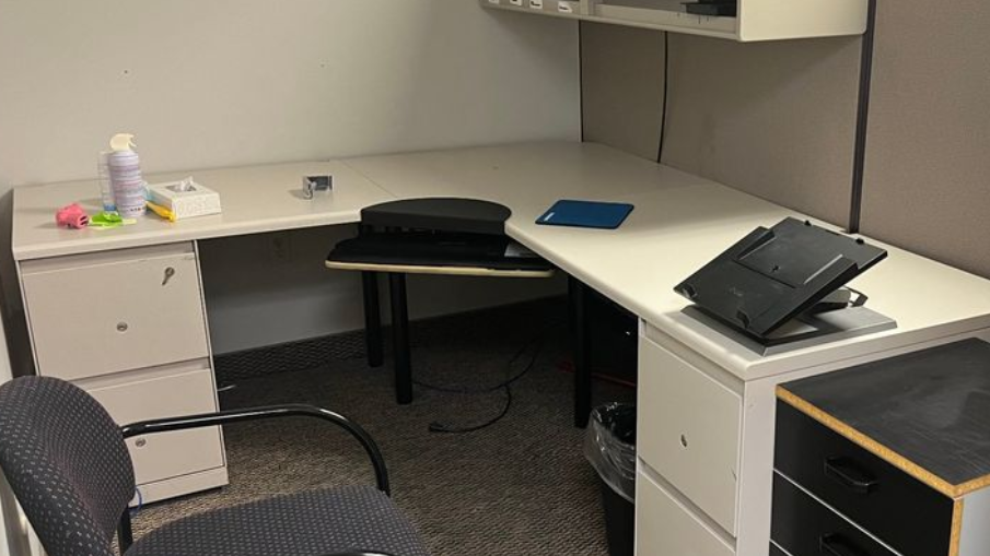 White Corner Office Desk | John's Office Furnit