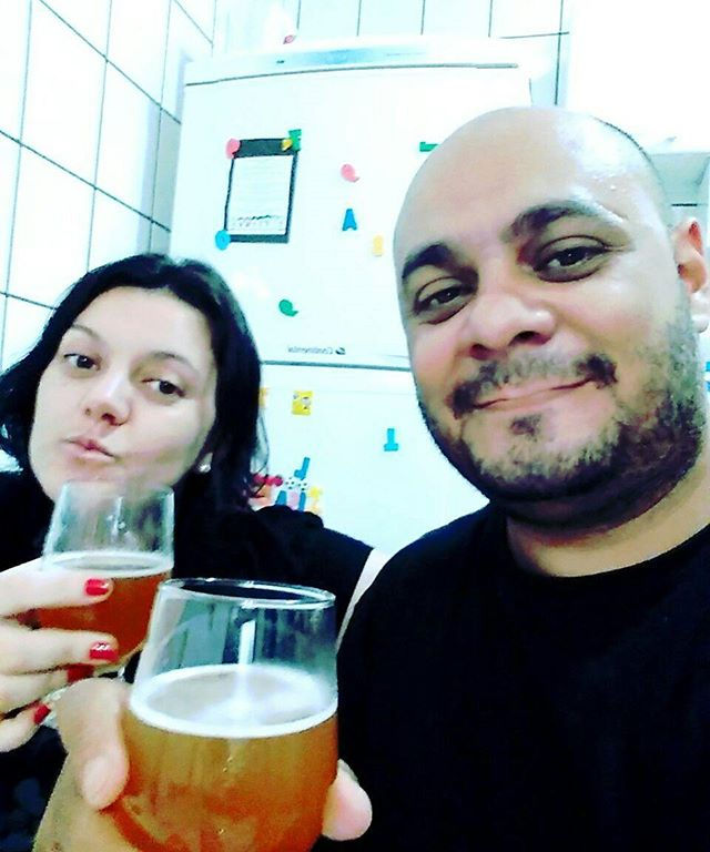 Mais clientes degustando a preciosa..