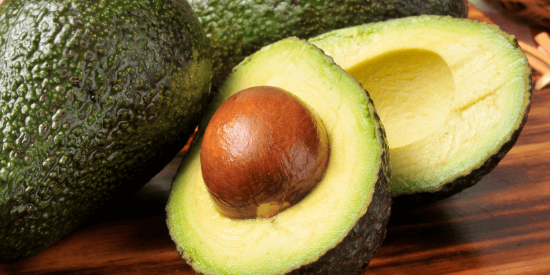 Comment Choisir un Bon Avocat : Un Guide Simple pour des Fruits Savoureux