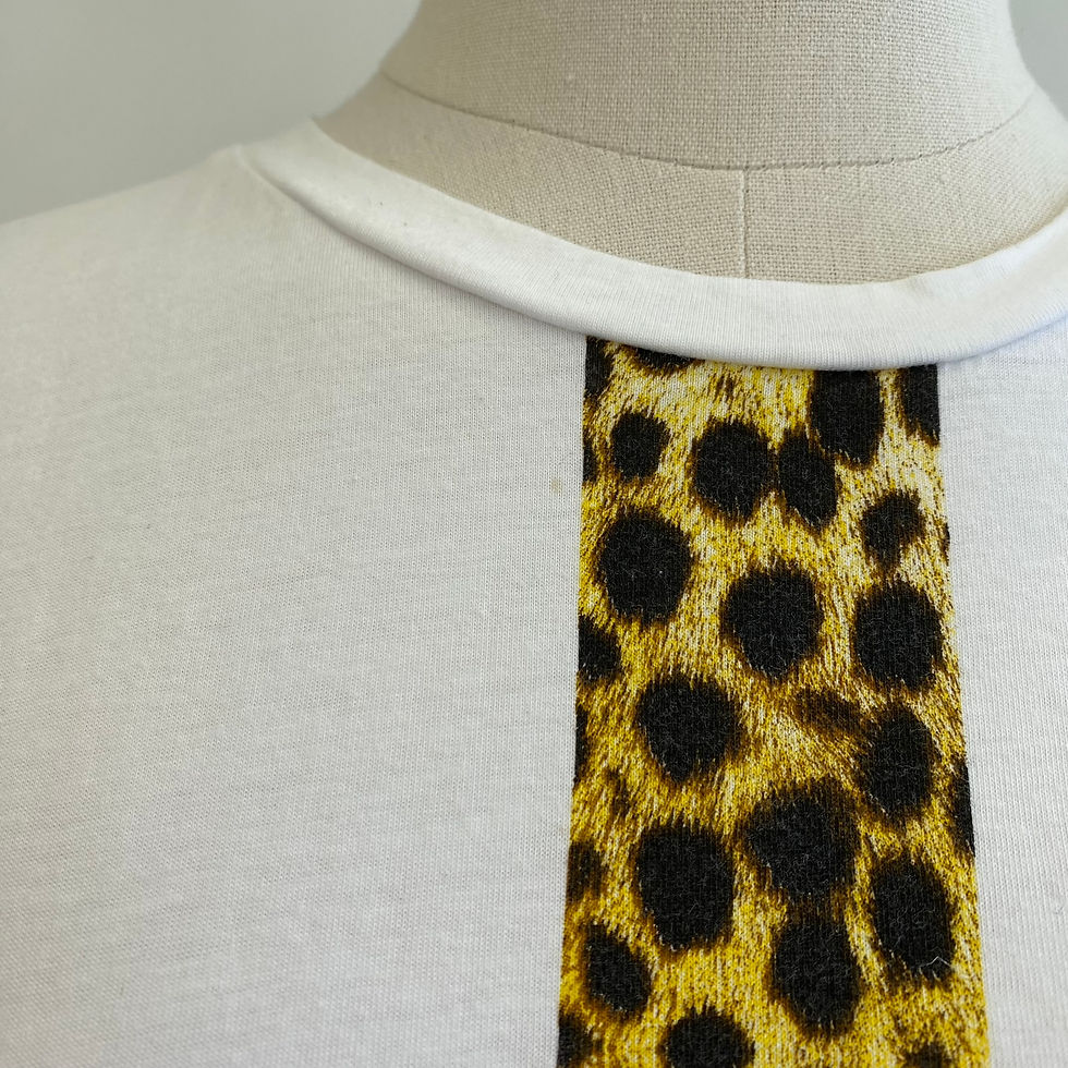 Thumbnail: Etre Cecile Front Vertical Printed Leopard Panel White Tee