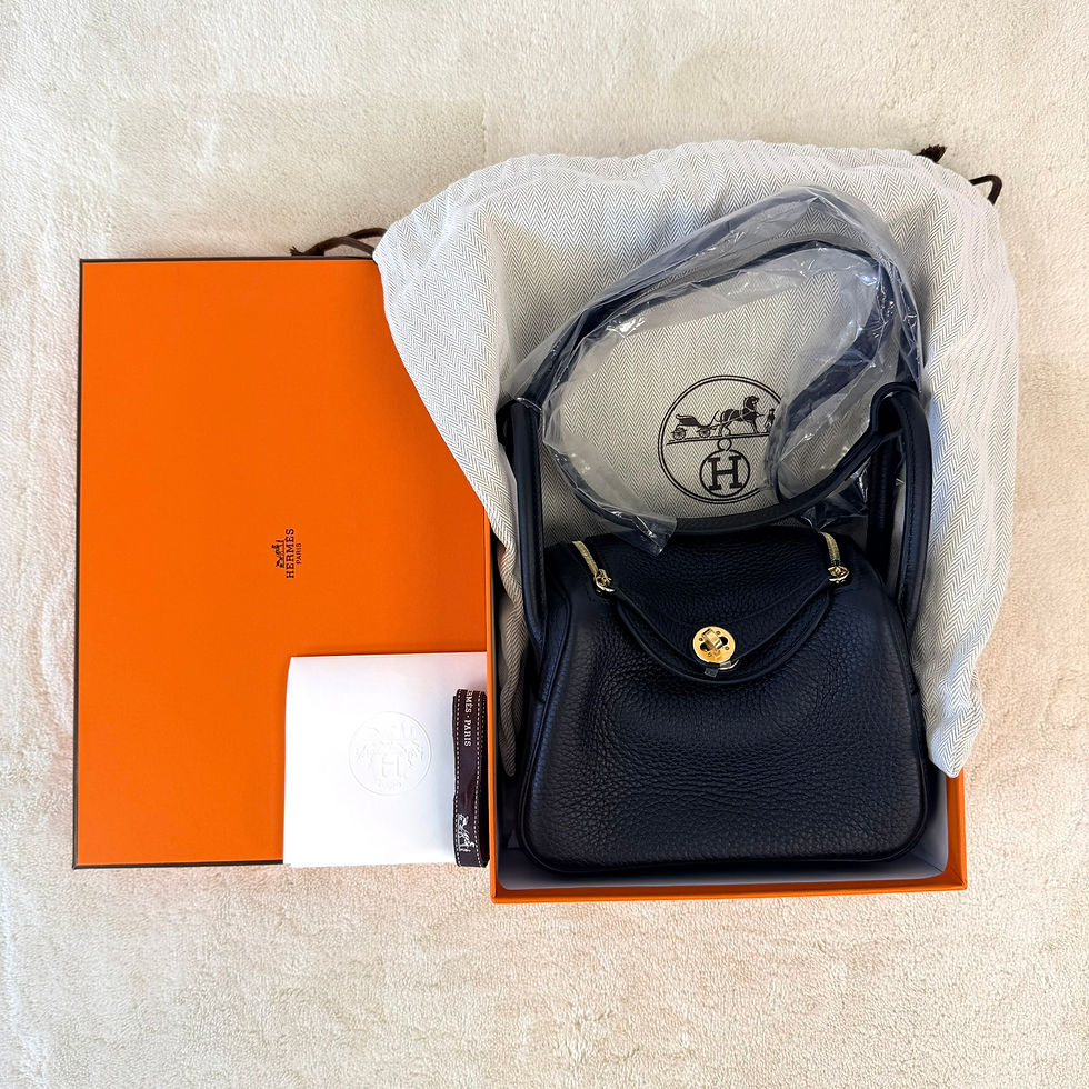 Thumbnail: Hermes Mini Lindy II in Black with Gold Hardware