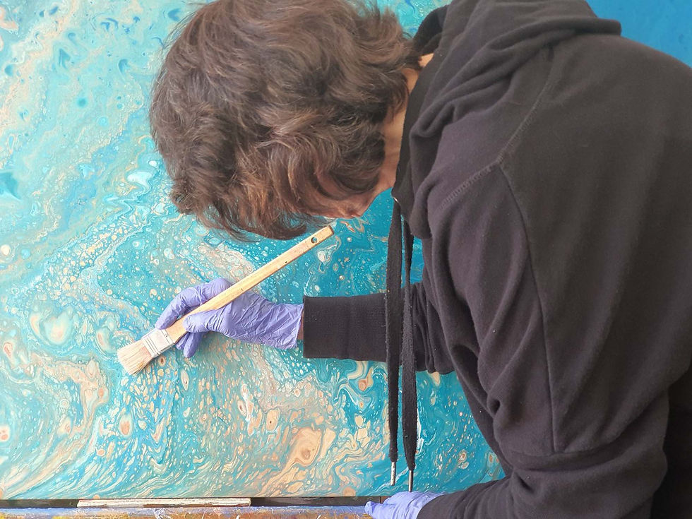 068-Nina fixing painting-2000px-5Quality
