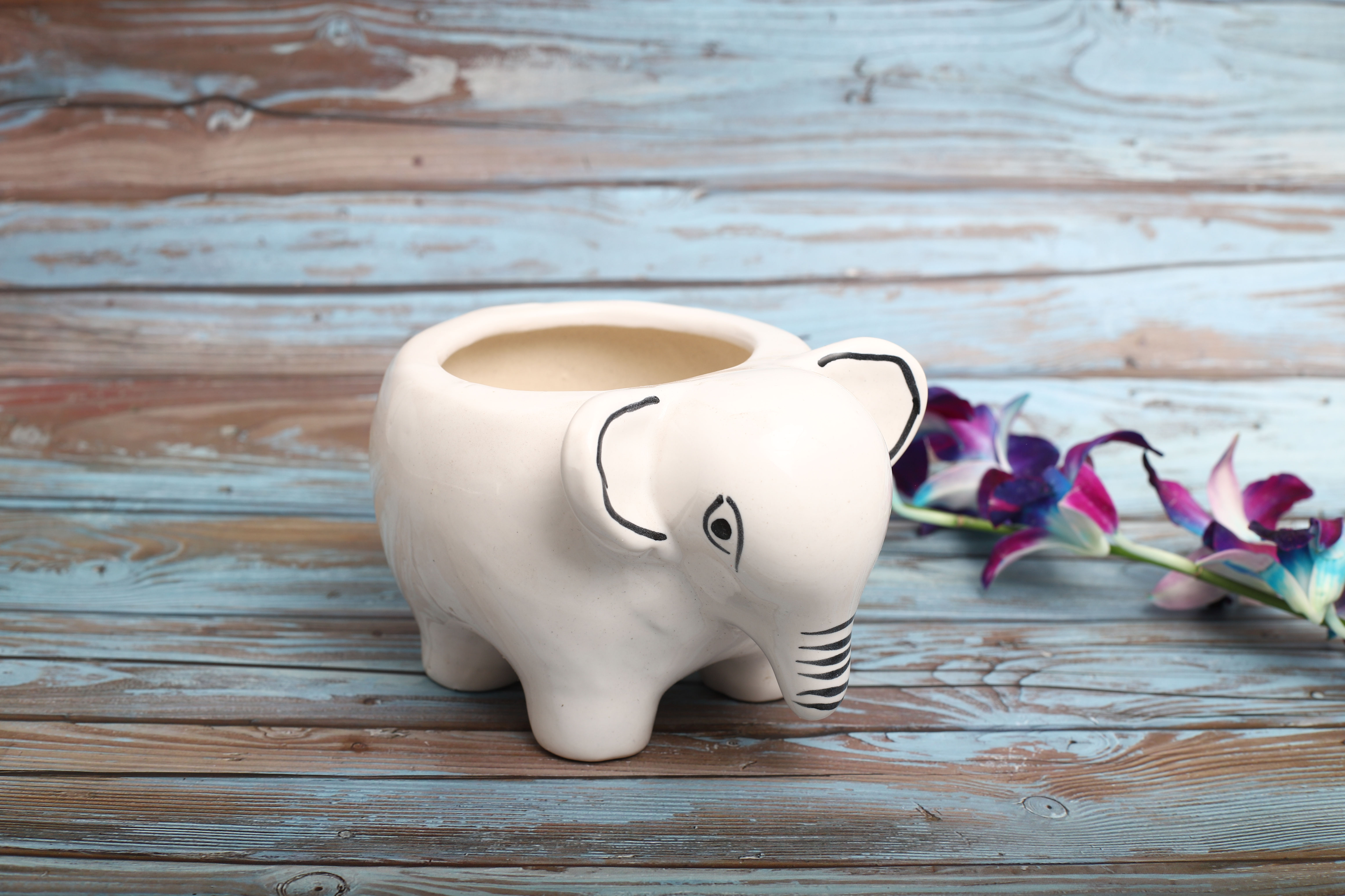 Elle Elephant (White) Planter pot 4"