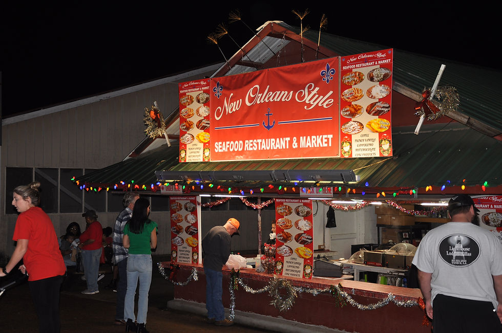 A New Orleans Style Seafood booth at the Washington Parish Fair Grounds in Franklinton, Louisiana, during the December 2023 Franklinton Christmas Parade. Photo: Ktkvtsh, Wikimedia Commons, CC BY-SA 4.0.