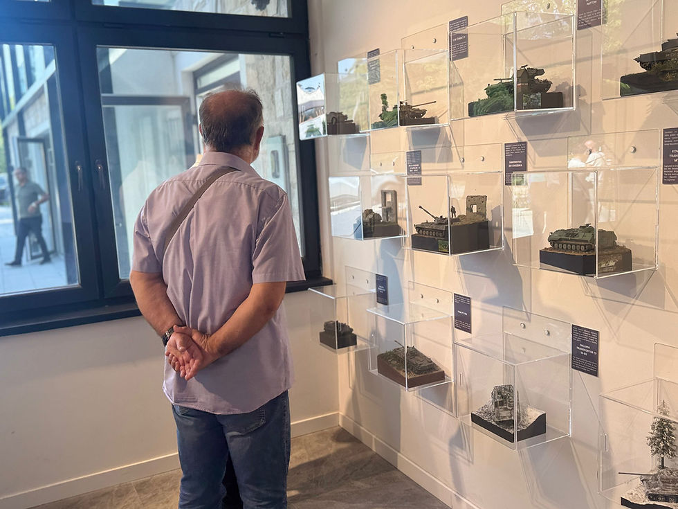 U Edukativnom centru Memorijalnog centra Sarajevo otvorena izložba „Zarobljeni čelik – Trofeji slobode“ 