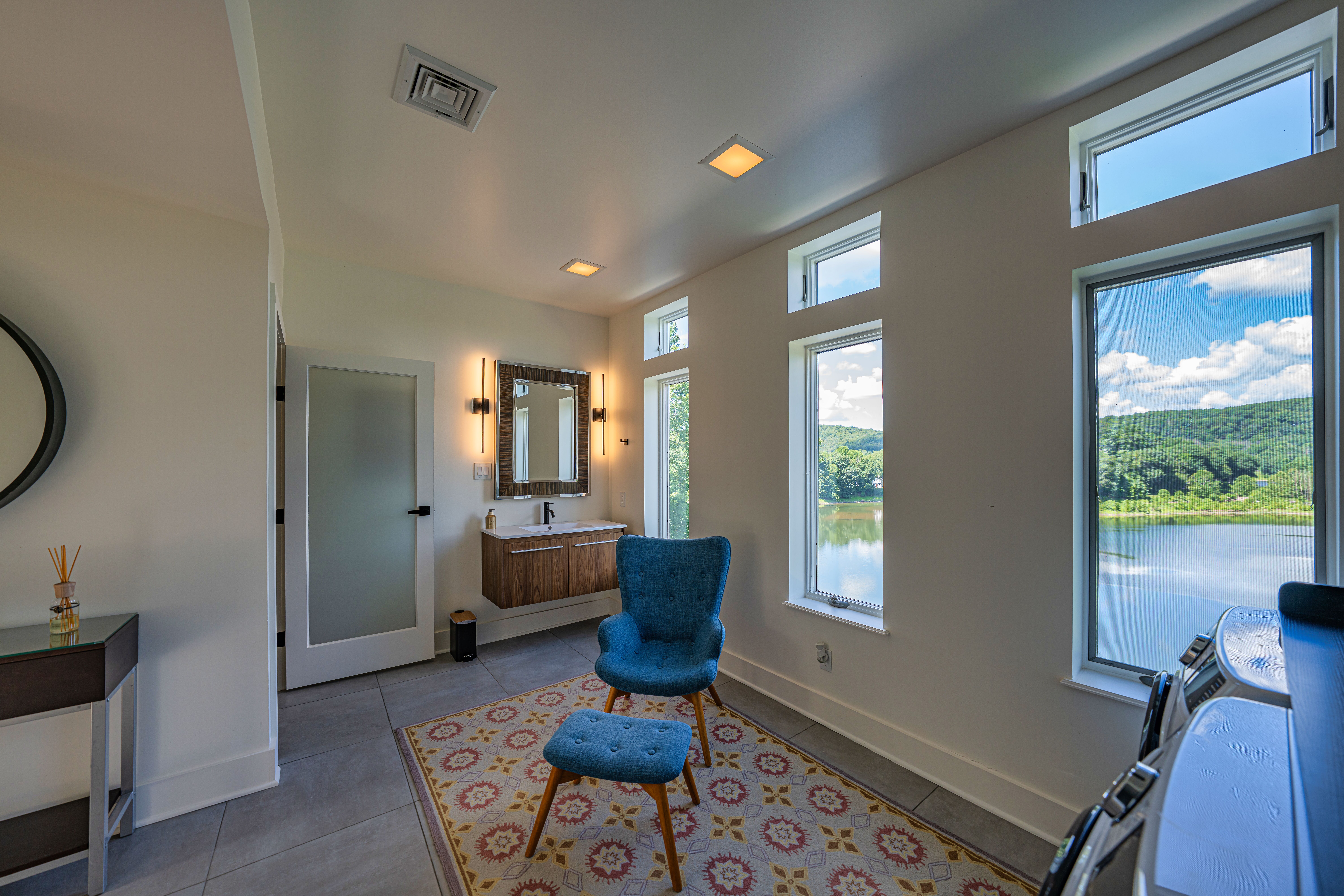 Bathroom detail River Penthouse Narrowsburg