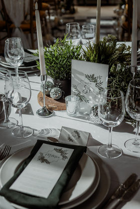 "Botanical disco" inspired on the day wedding stationery