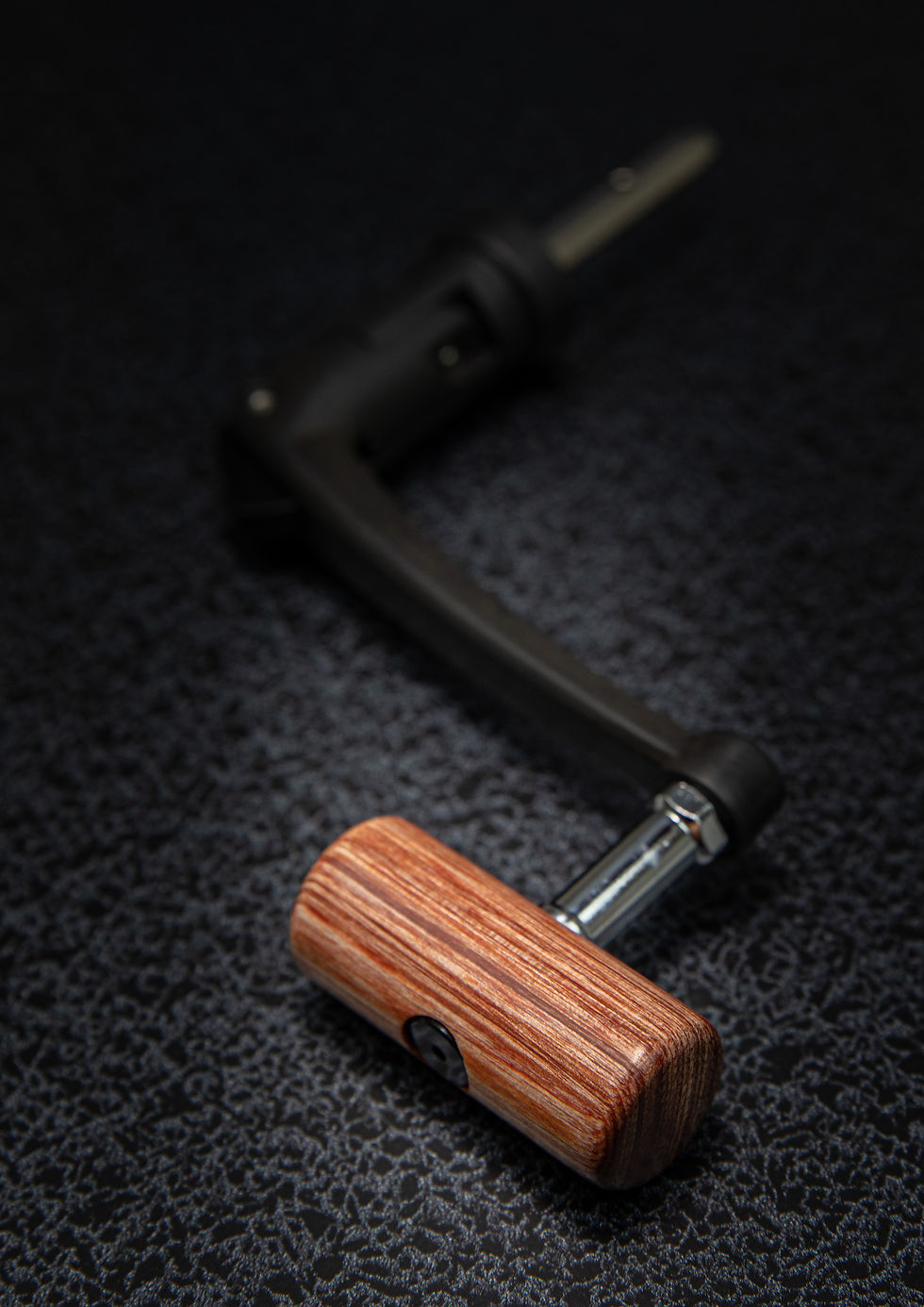 Thumbnail: Daiwa Emblem 45 SCW Folding Wooden Handle