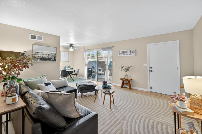Cozy at the Heights - Staging project
