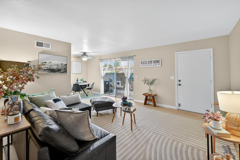 Cozy at the Heights - Staging project