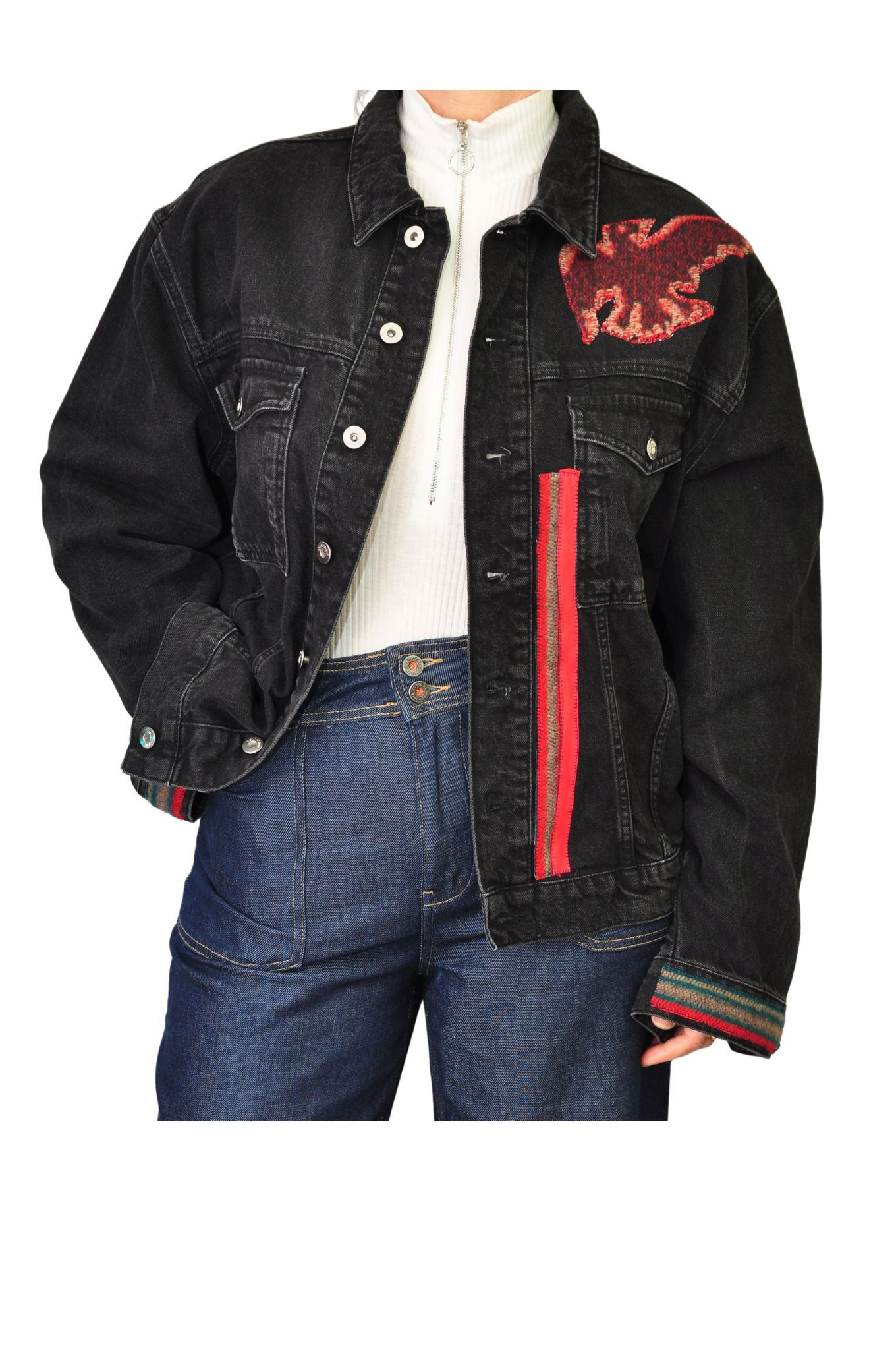 ZWART JEANS SPRIJKEJASJE MET PATCHES