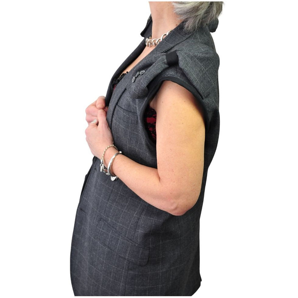 Thumbnail: PRACHTIG GILET COLBERT MET STRIKDETAILS