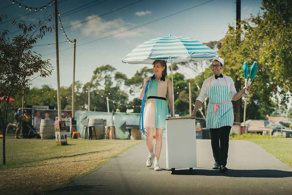 Le Petit Circus: Bon Appetit!